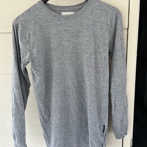 Zumiez long sleeve shirt size small